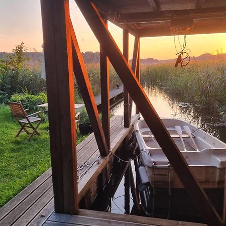 Mecklenburgische Seenplatte - Fh Mit Optionalem Steg Und Ruderboot Grosszerlang Esterno foto